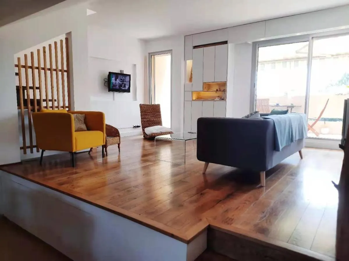 Appartement Appt 70M2, 3P, Toit-Terrasse, Vue Mer, Proche Plage Vallauris